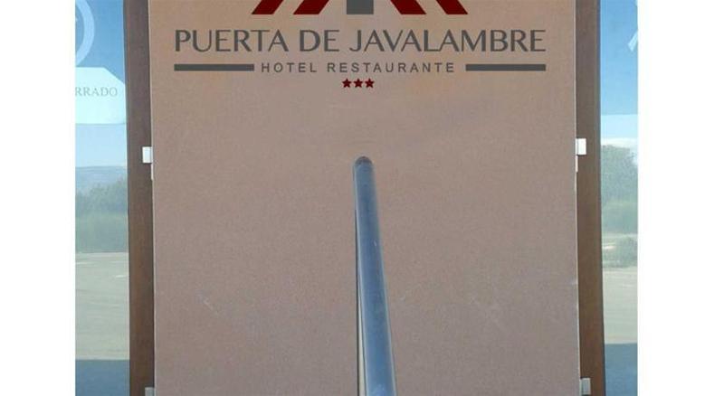 Hotel Puerta De Javalambre Ла Пуебла де Валверде Екстериор снимка